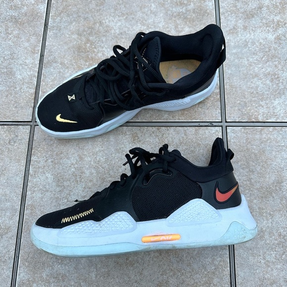 Athletic_Shoes